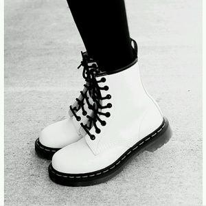 Meet your Posher, Kayley